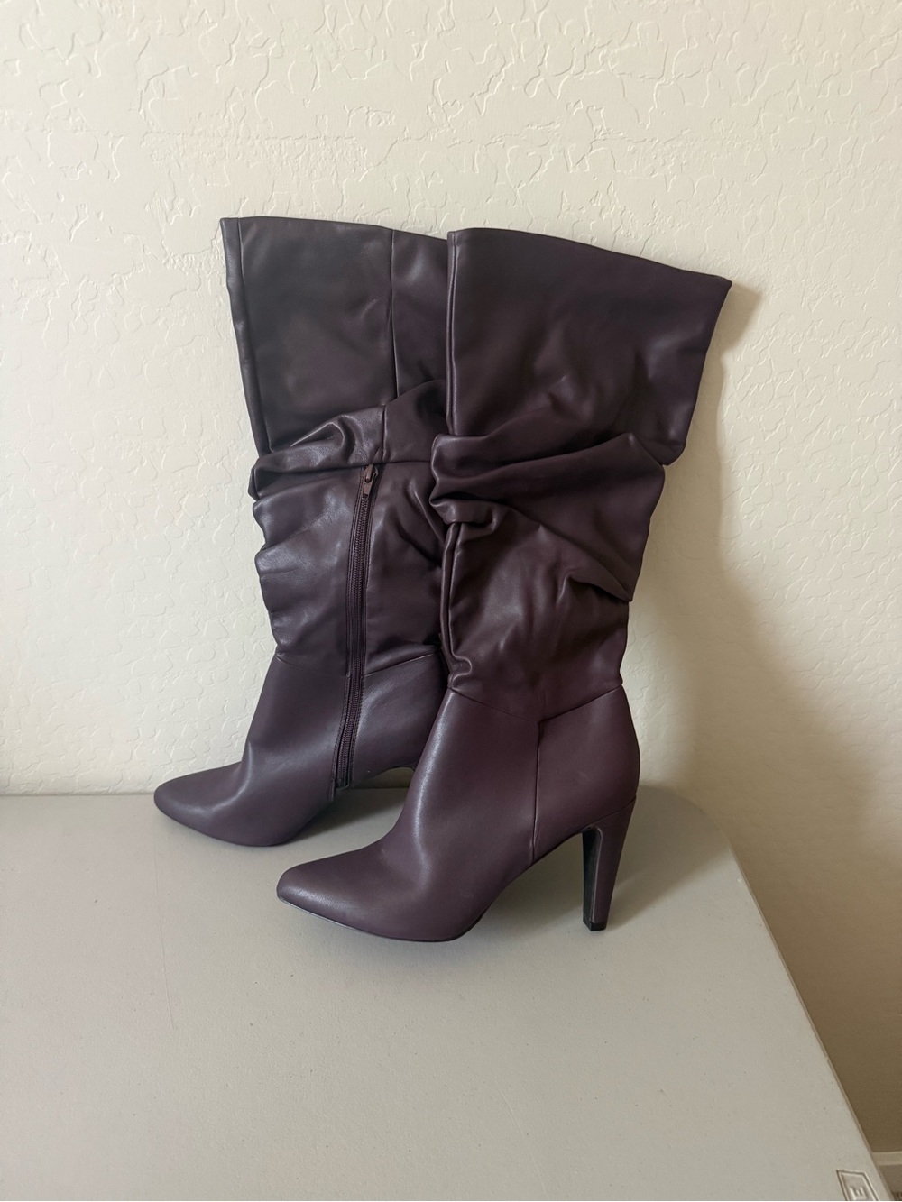 Women's Mid-Calf Slouchy Pointed-Toe Heeled Boots - Plum